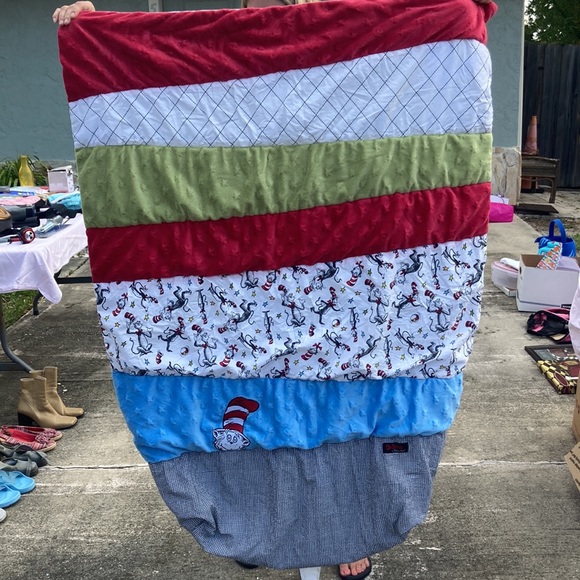 SOLD Dr. Seuss bed set - Picture 8 of 9